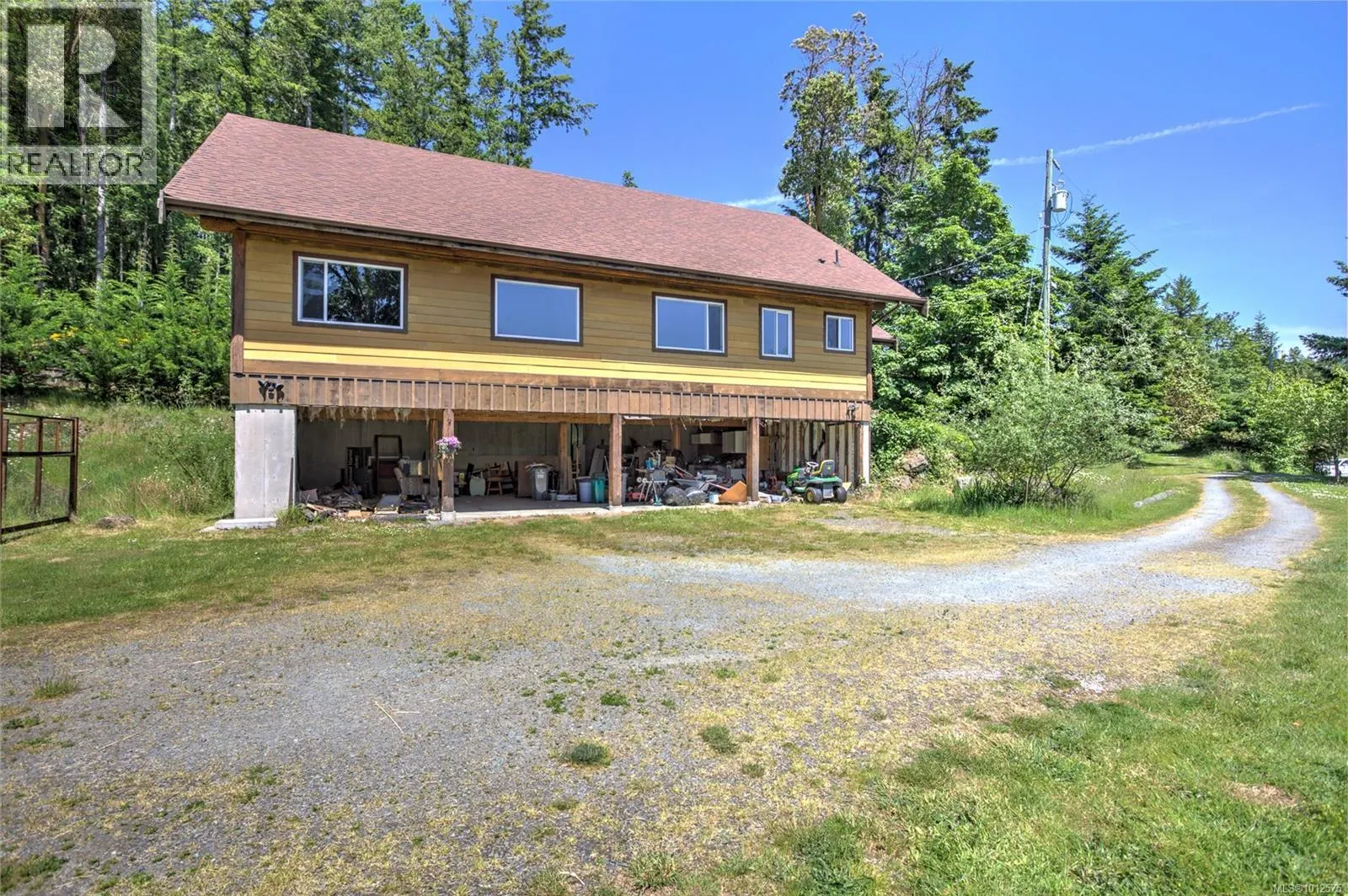 7337 Alberta Pl