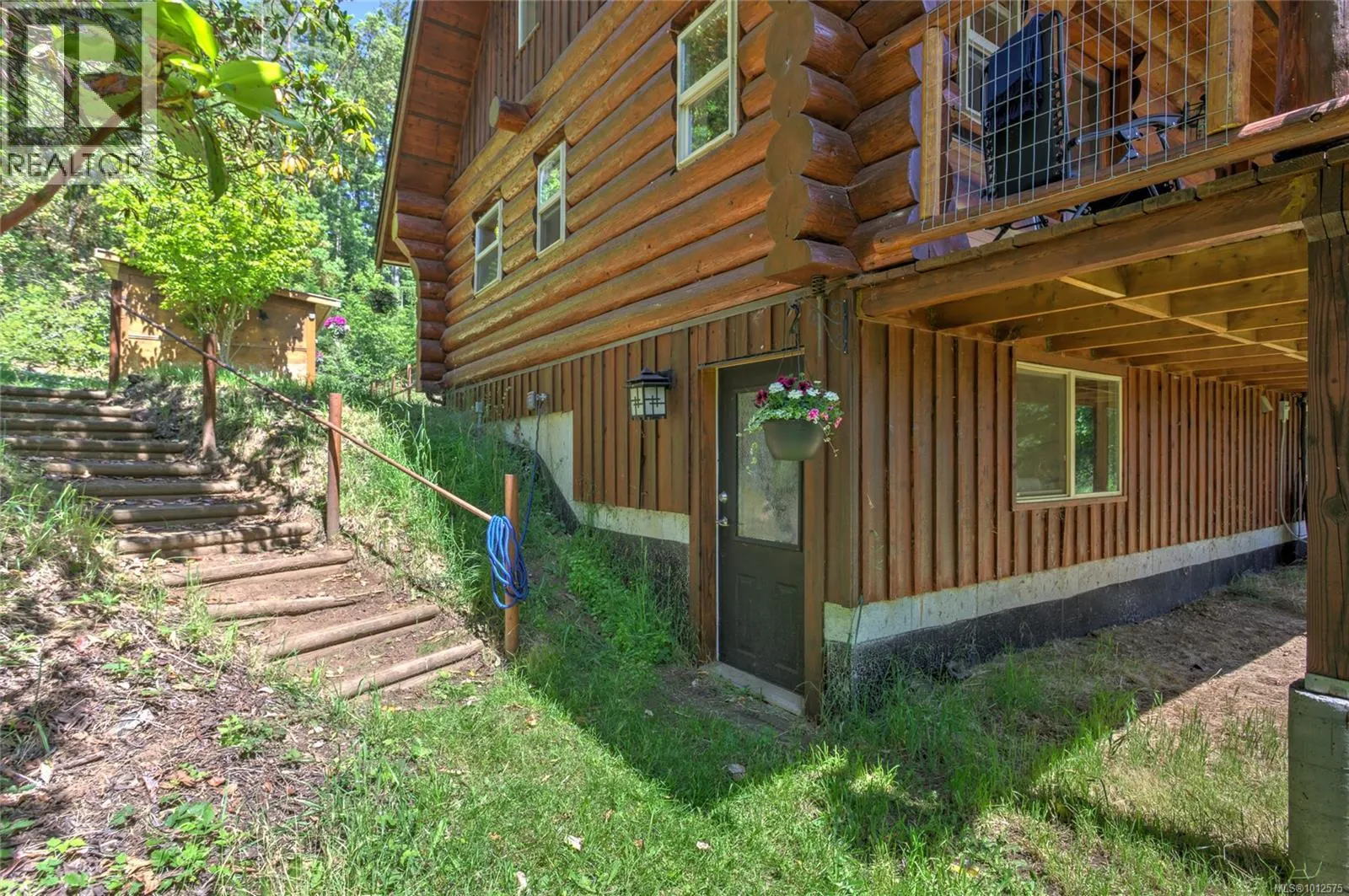 7337 Alberta Pl