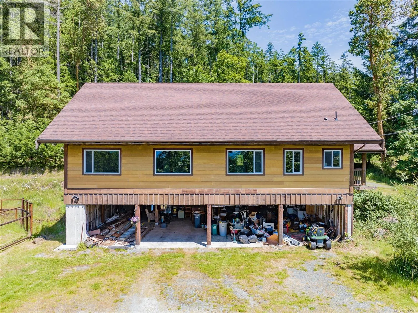 7337 Alberta Pl
