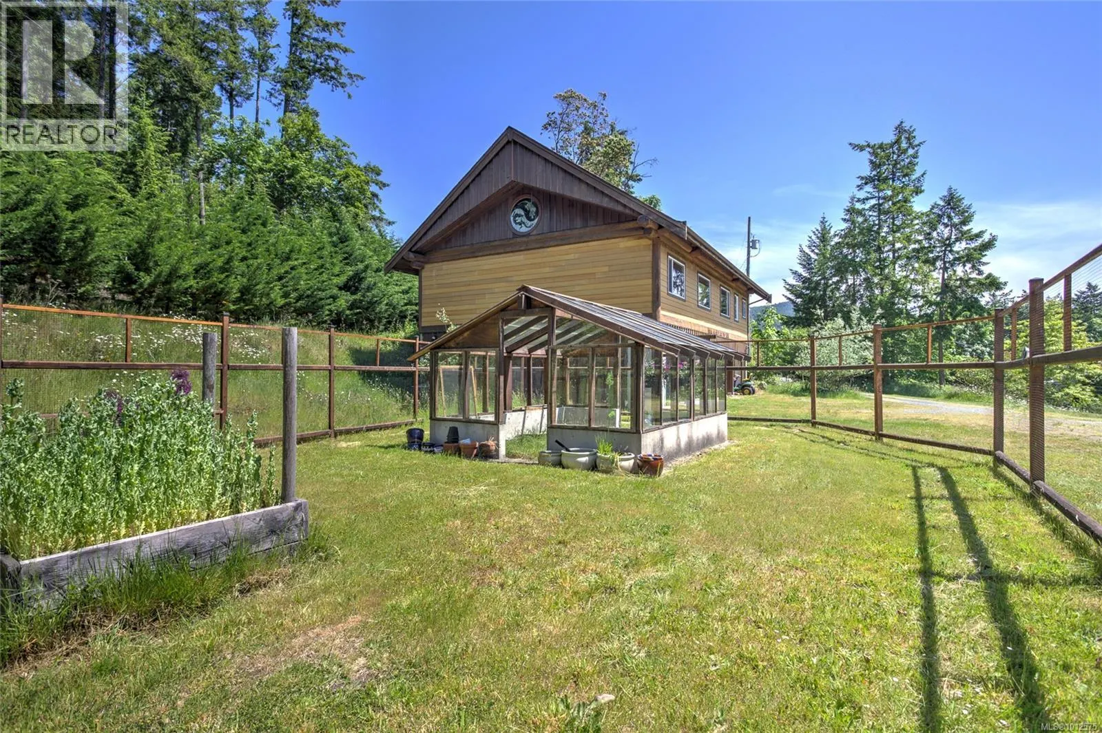 7337 Alberta Pl