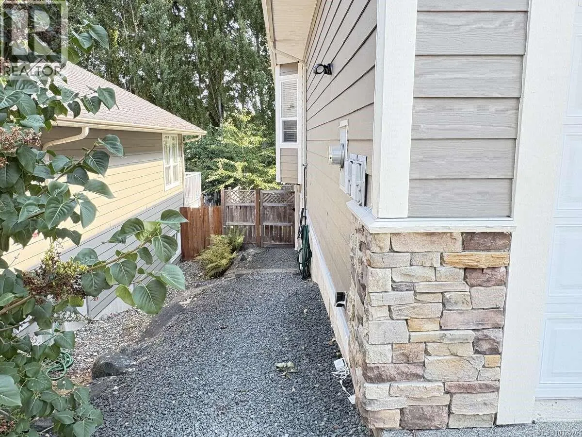 2913 Pacific View Terr