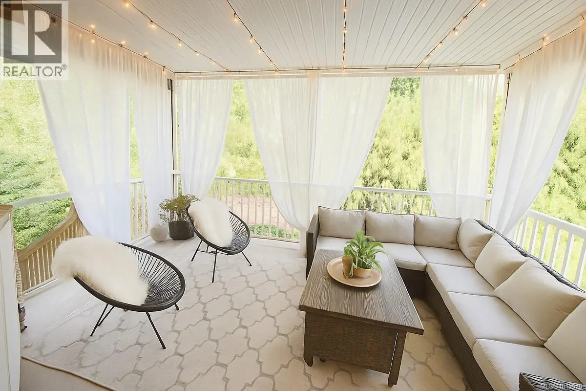 2913 Pacific View Terr