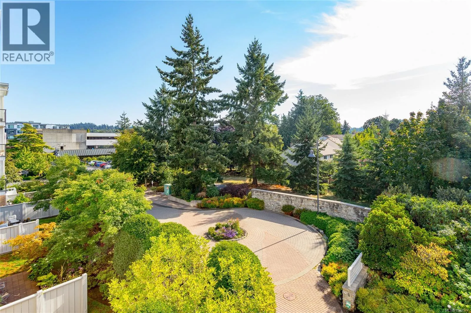 301 4394 West Saanich Rd