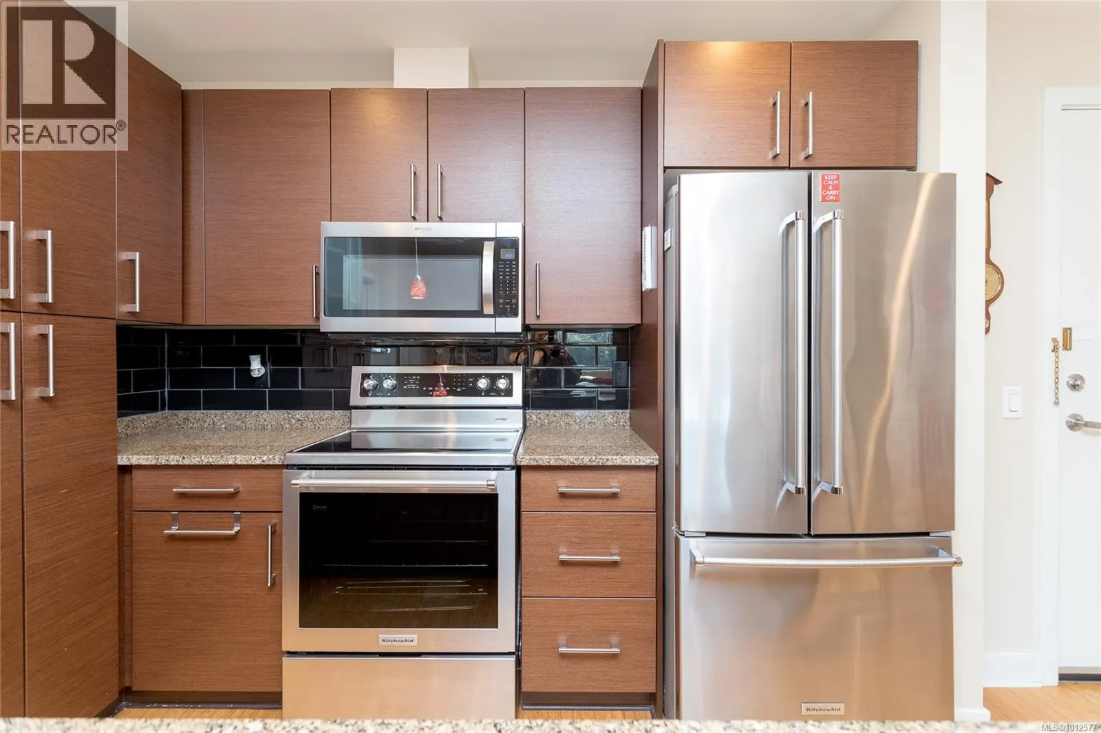 301 4394 West Saanich Rd
