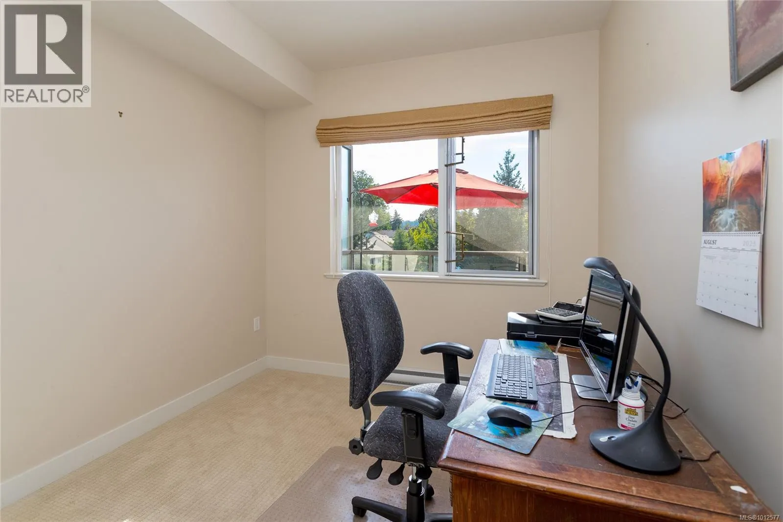 301 4394 West Saanich Rd