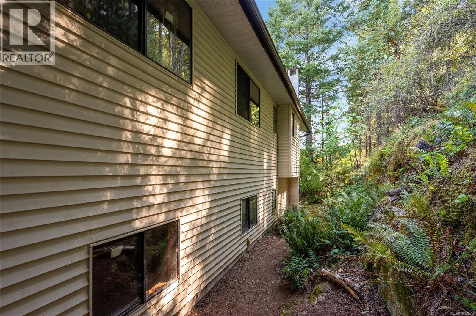 5267 Lost Lake Rd