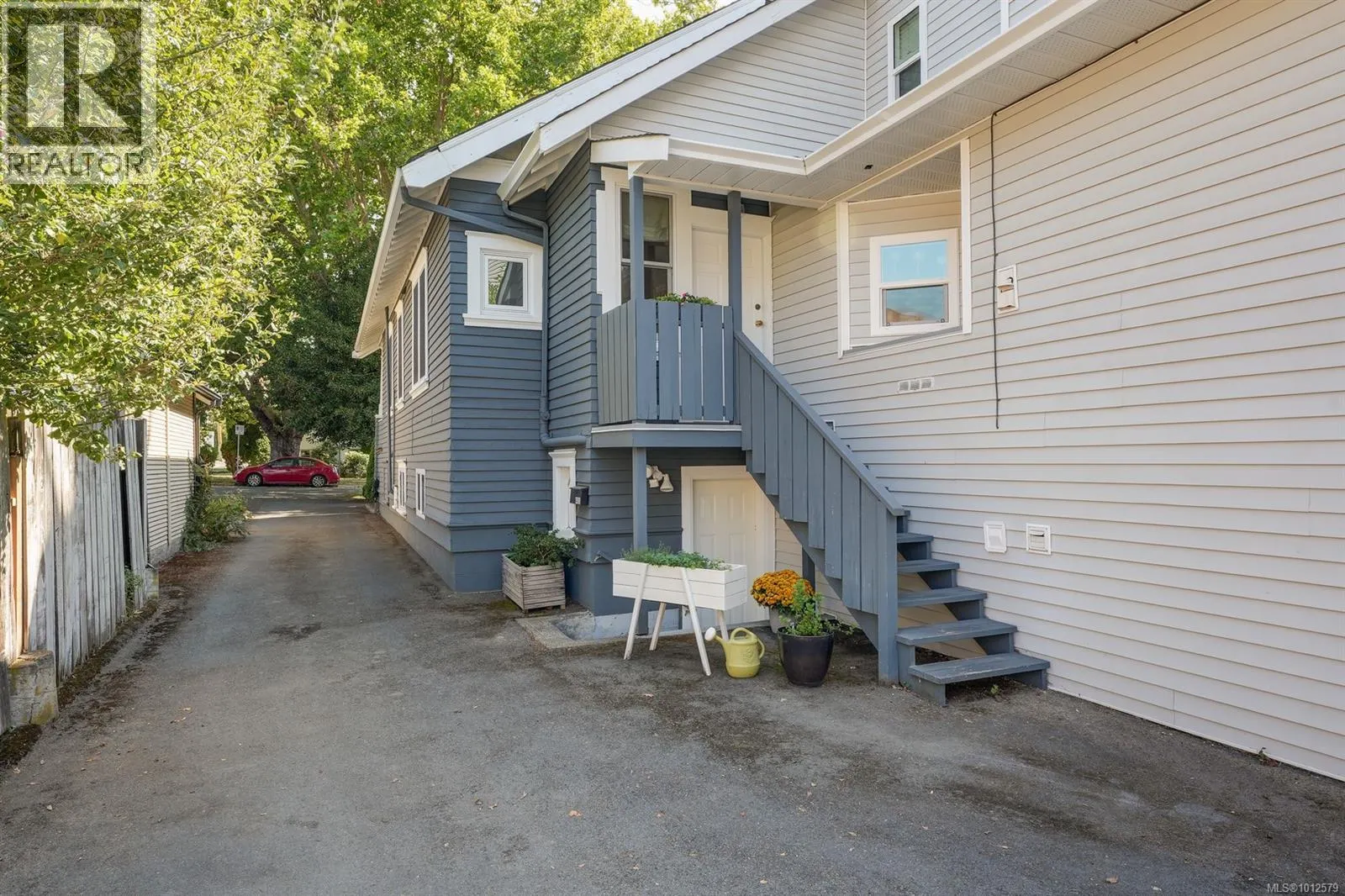 460A Chester Ave