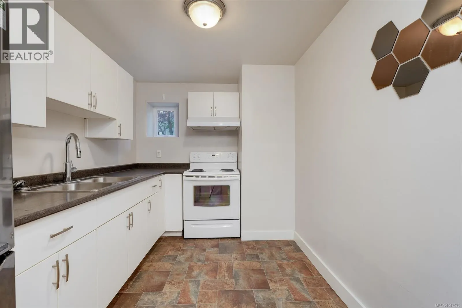 460A Chester Ave