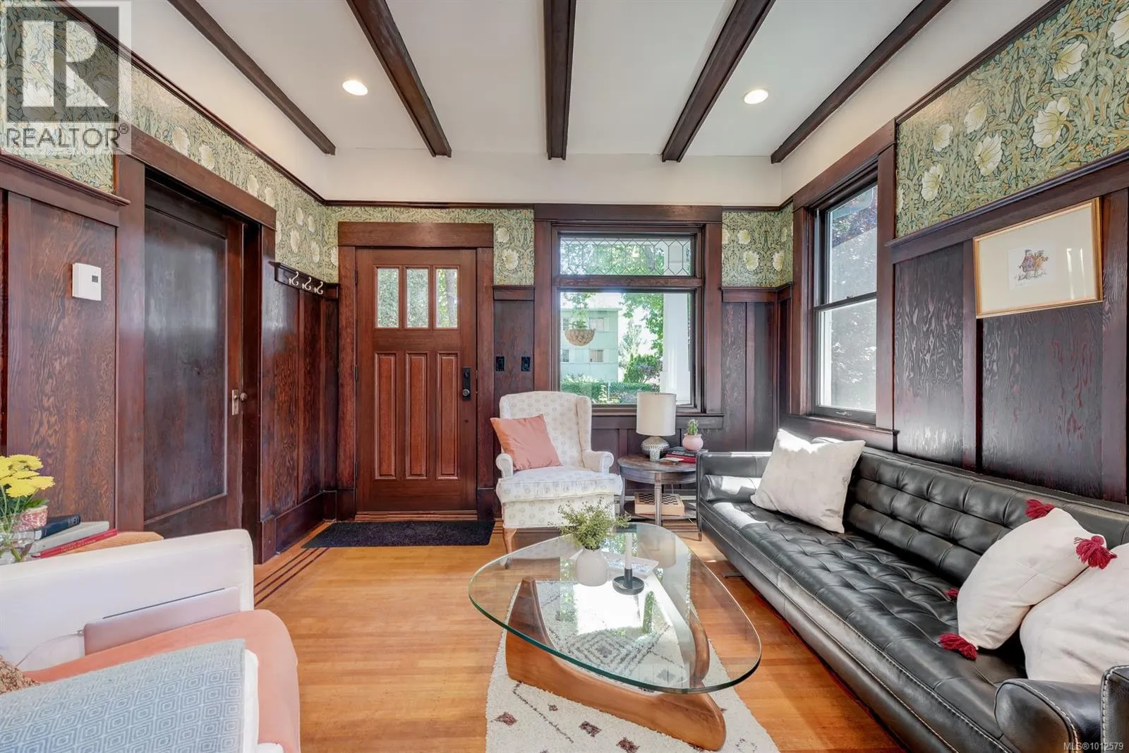 460A Chester Ave