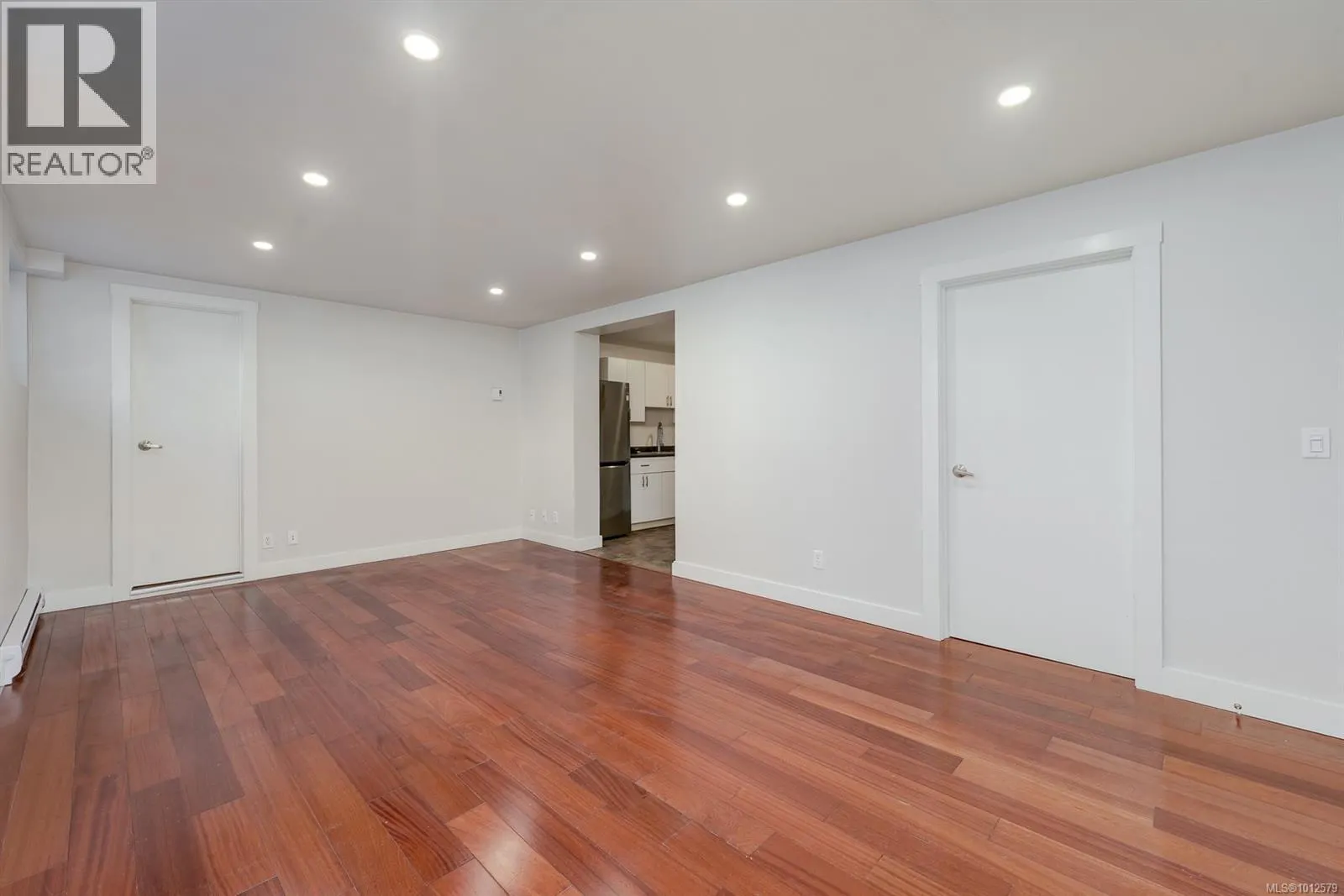 460A Chester Ave