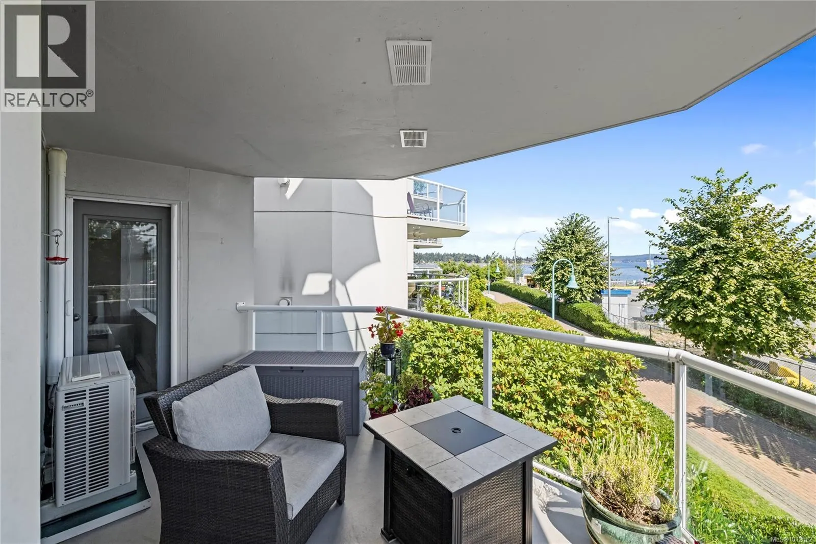 206 158 Promenade Dr