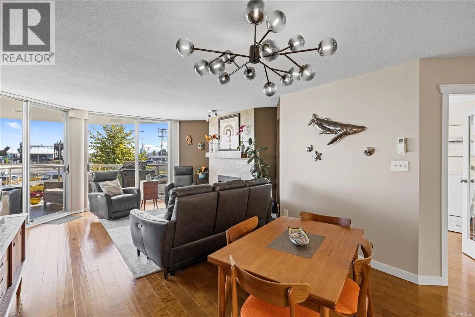 206 158 Promenade Dr