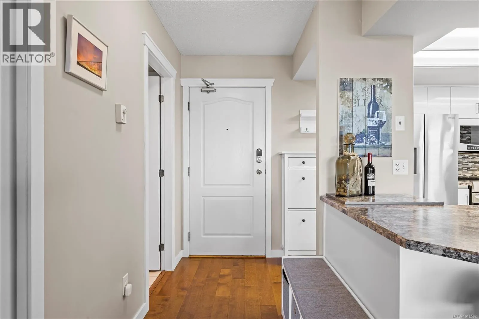 206 158 Promenade Dr