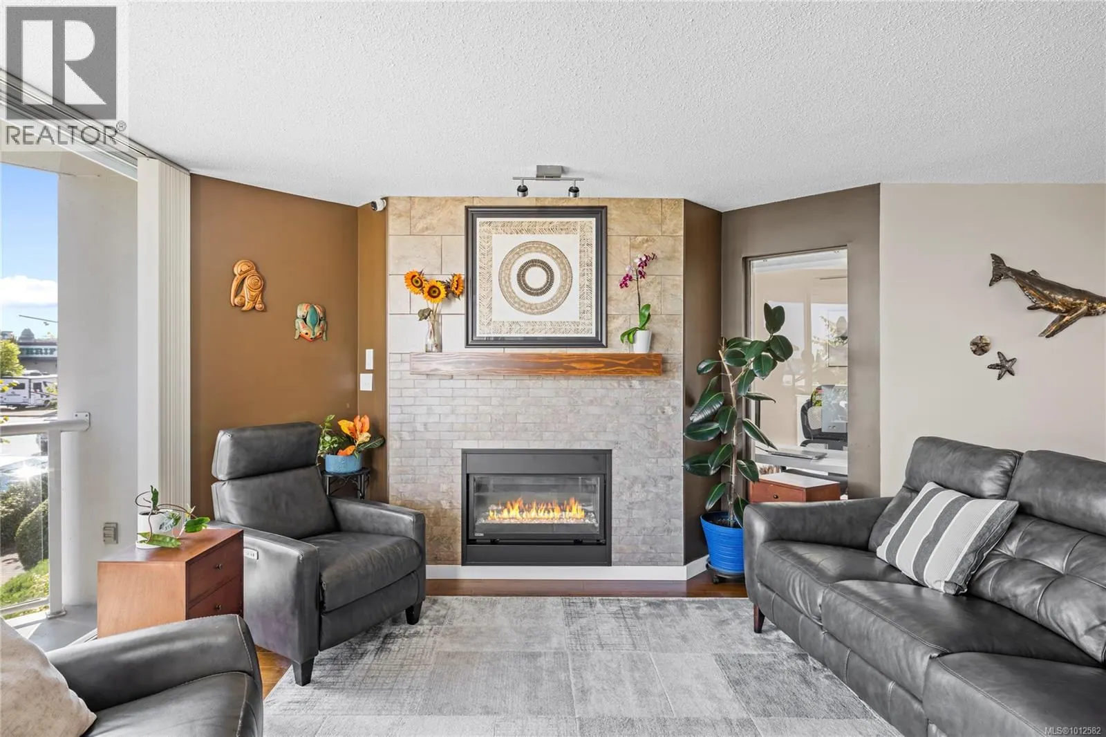 206 158 Promenade Dr