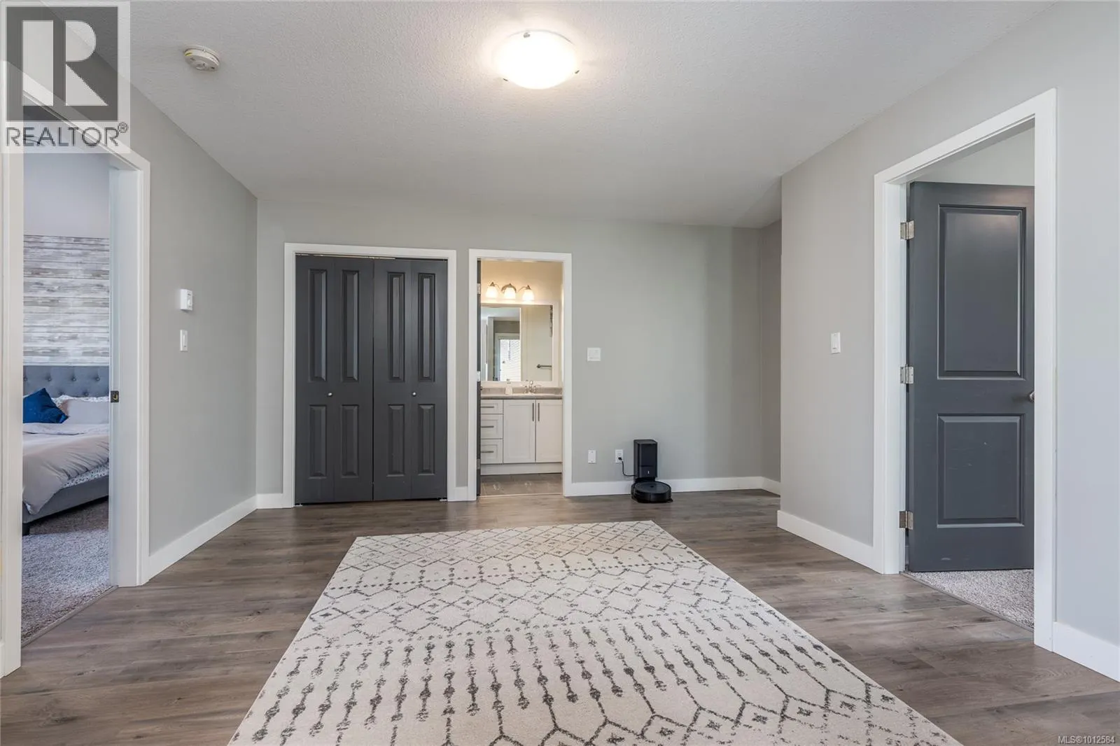 525 Steeves Rd