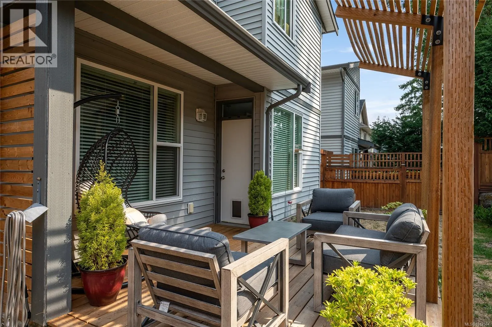 525 Steeves Rd
