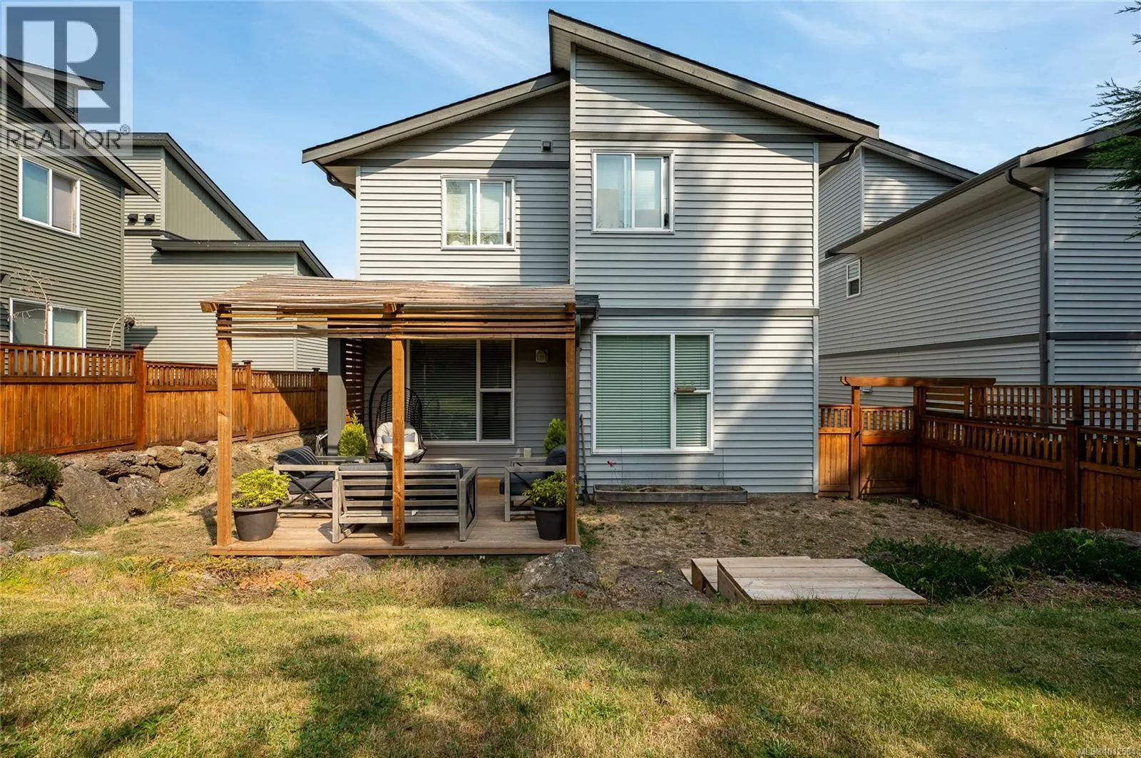 525 Steeves Rd