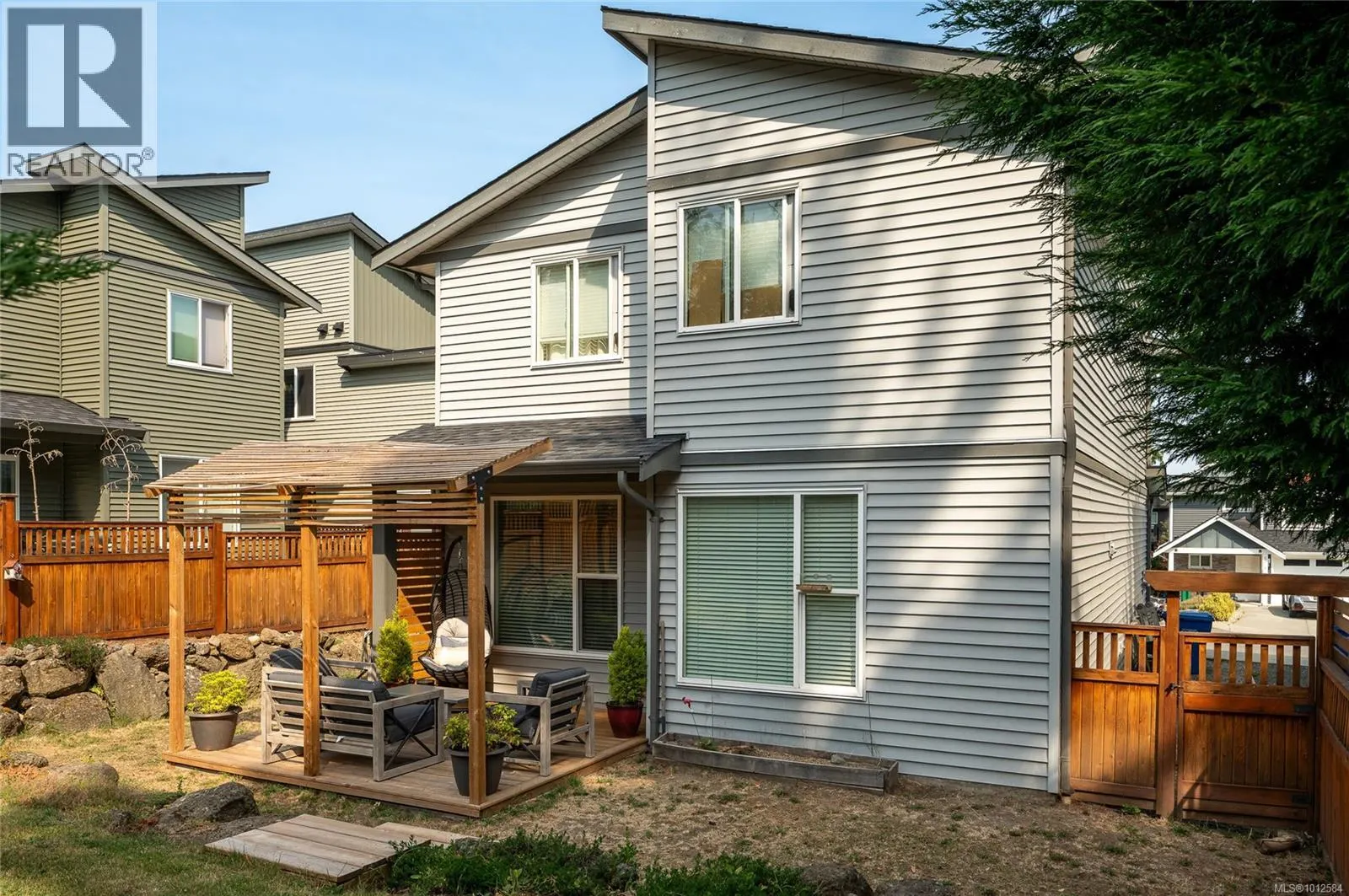 525 Steeves Rd