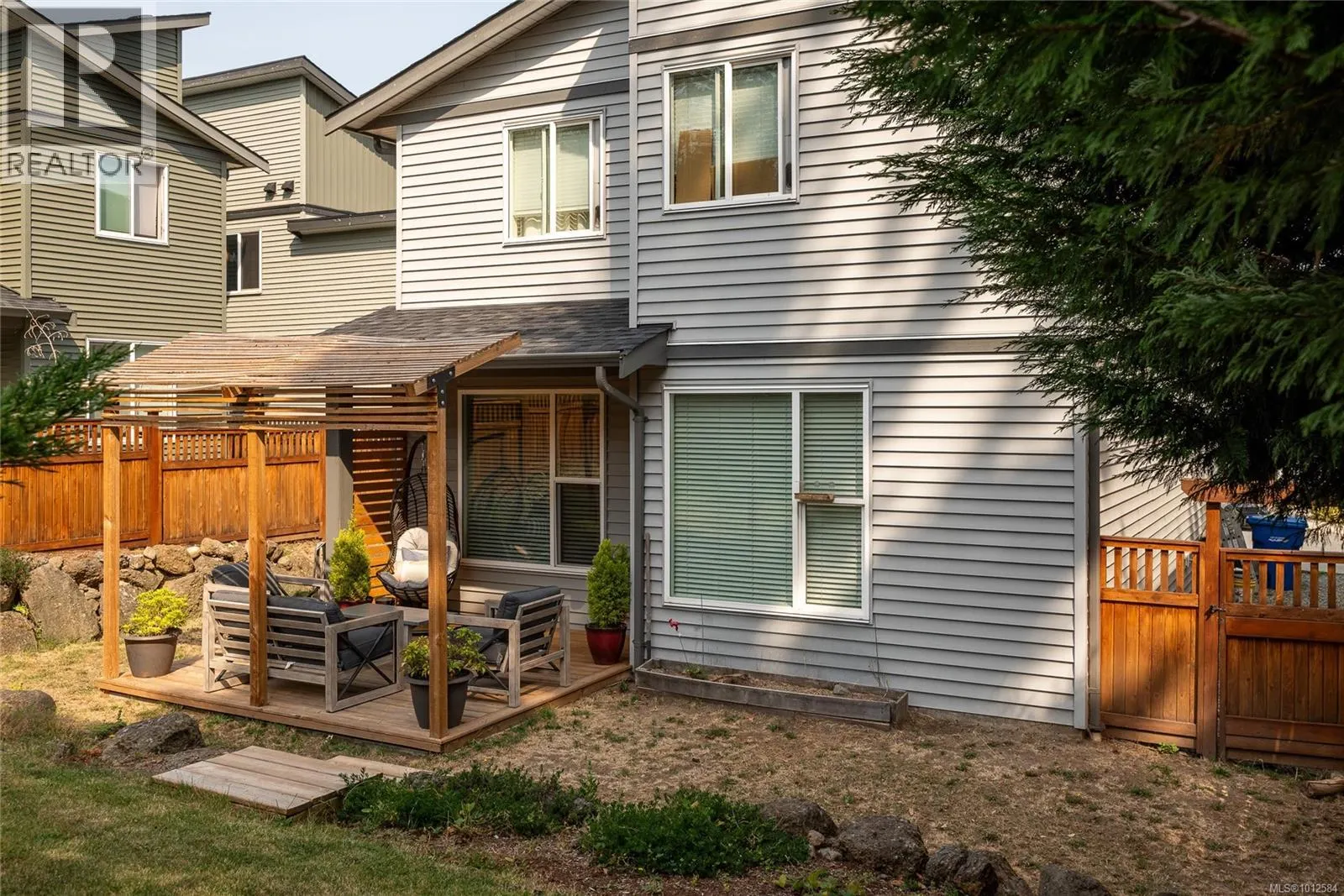 525 Steeves Rd