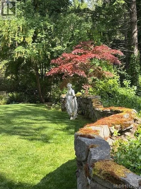 310 Woodland Dr