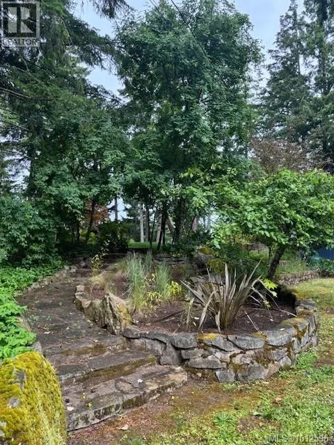 310 Woodland Dr