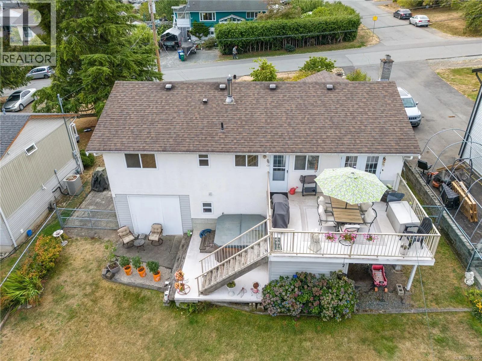 558 Weber St