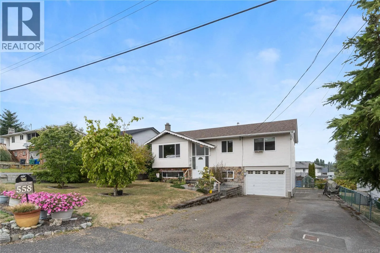 558 Weber St