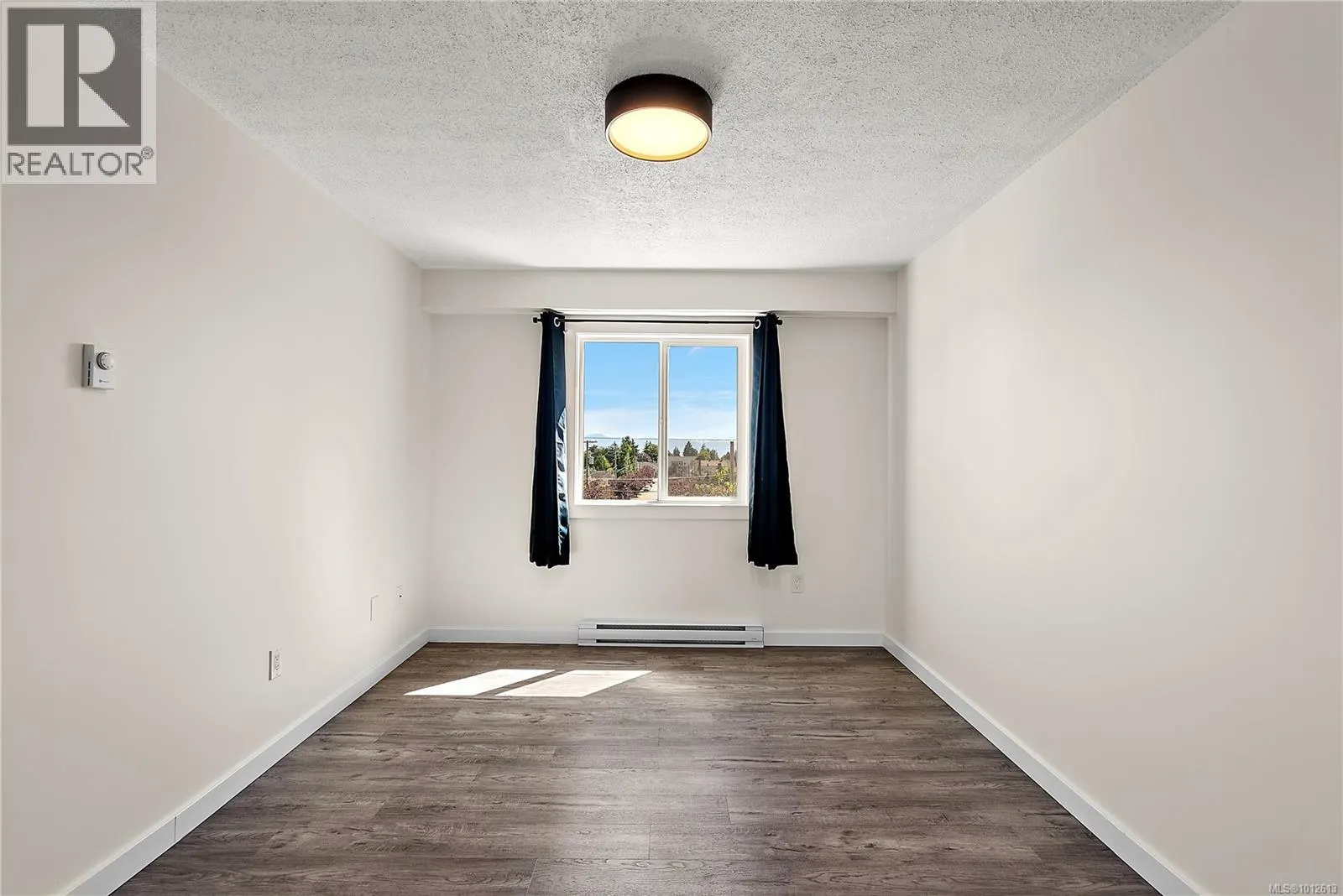 307 1124 Esquimalt Rd