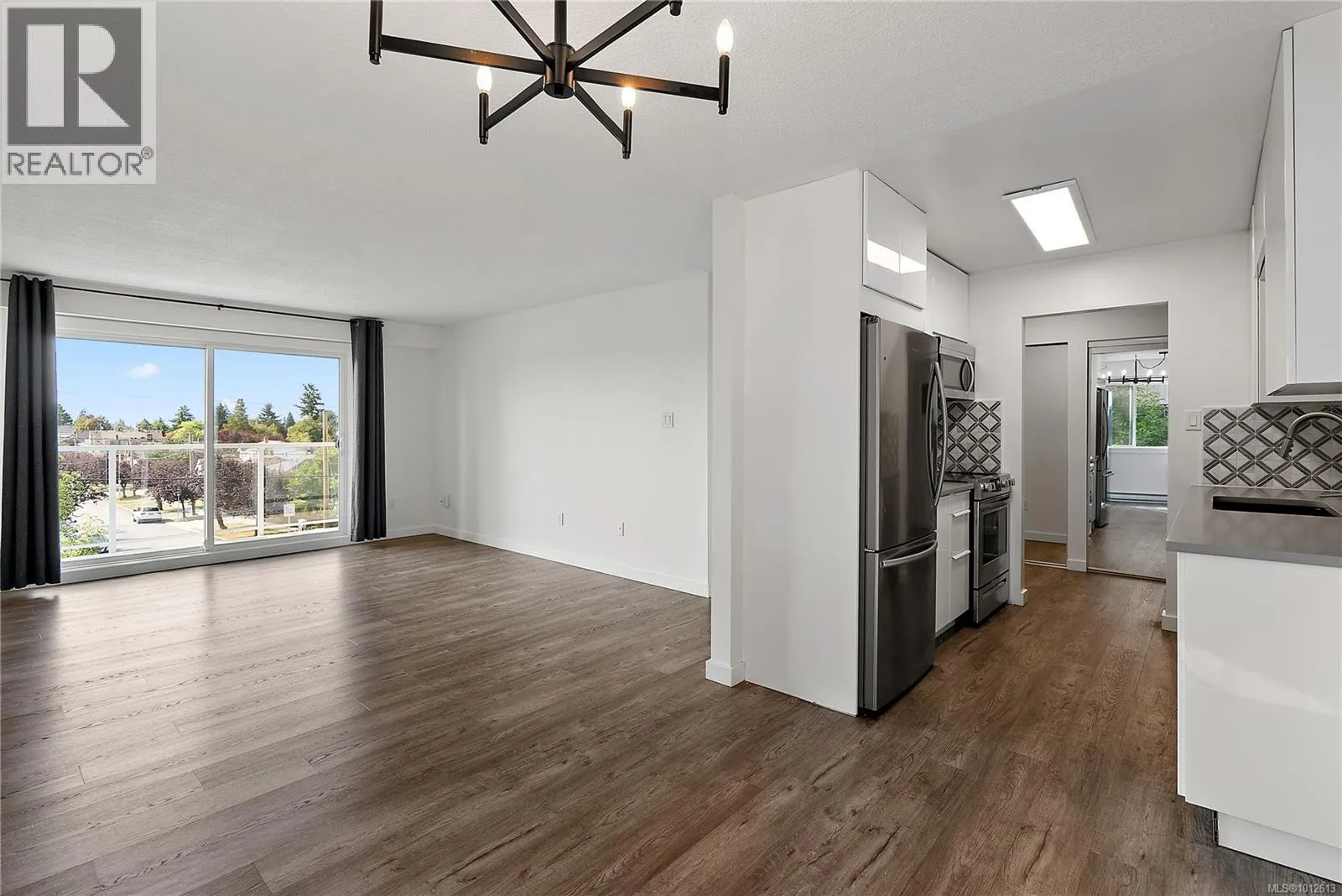 307 1124 Esquimalt Rd