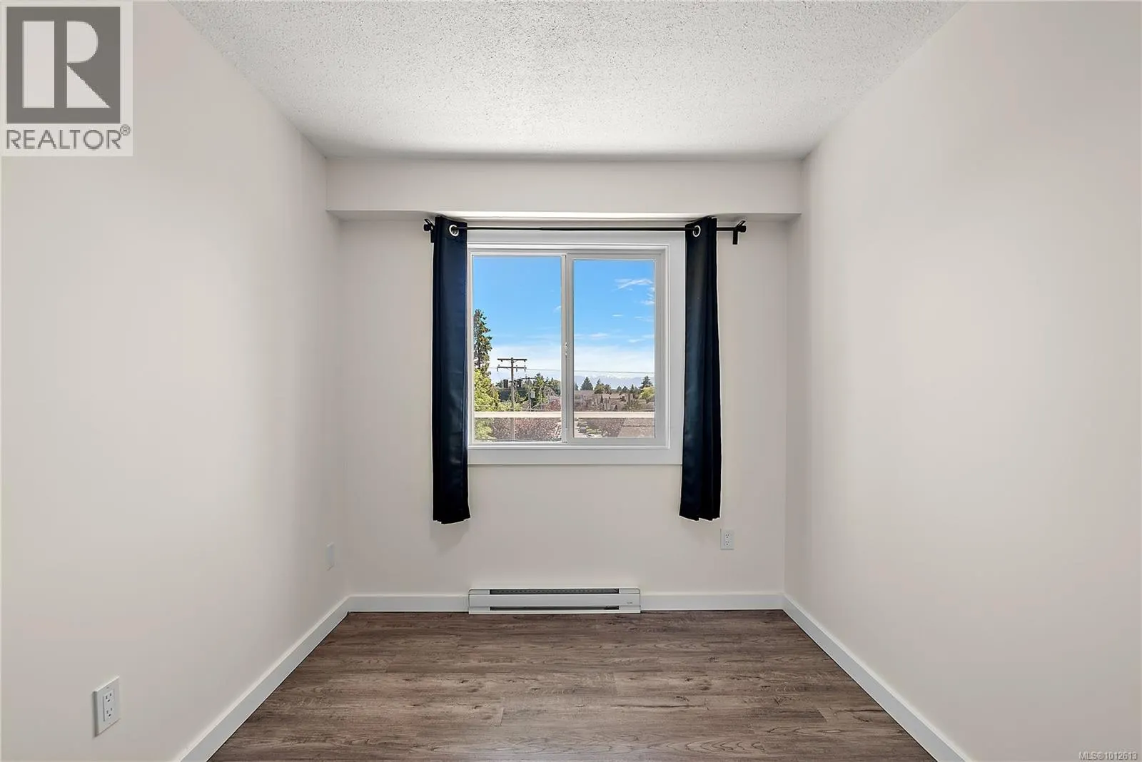 307 1124 Esquimalt Rd