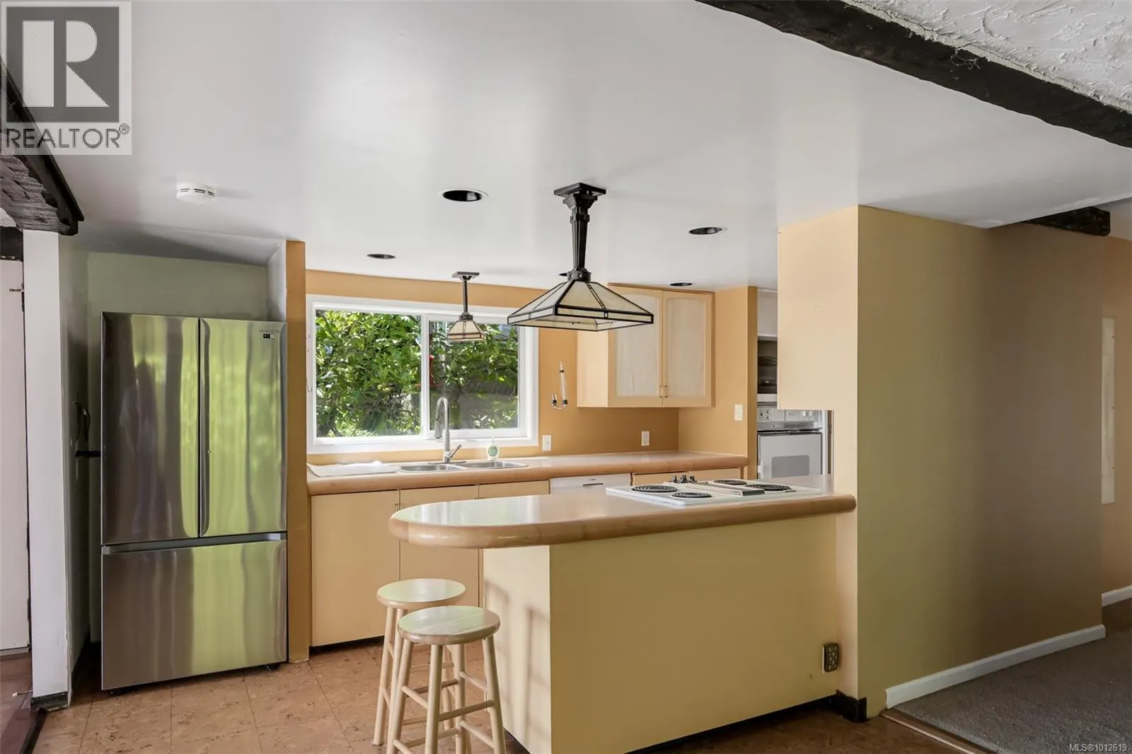 4955 Cordova Bay Rd