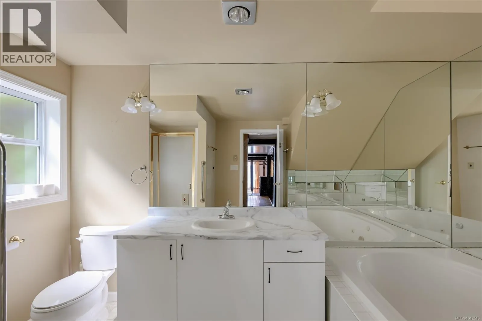 4955 Cordova Bay Rd