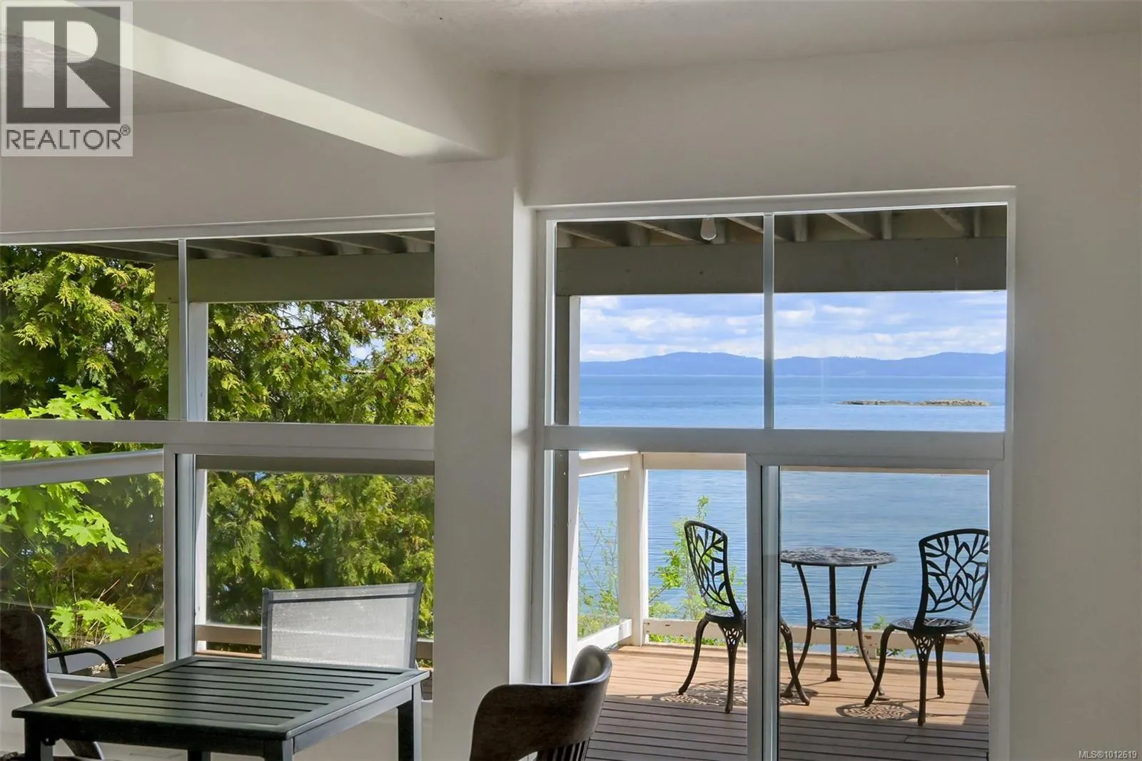 4955 Cordova Bay Rd