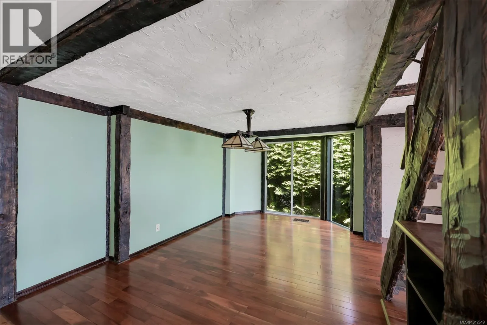 4955 Cordova Bay Rd