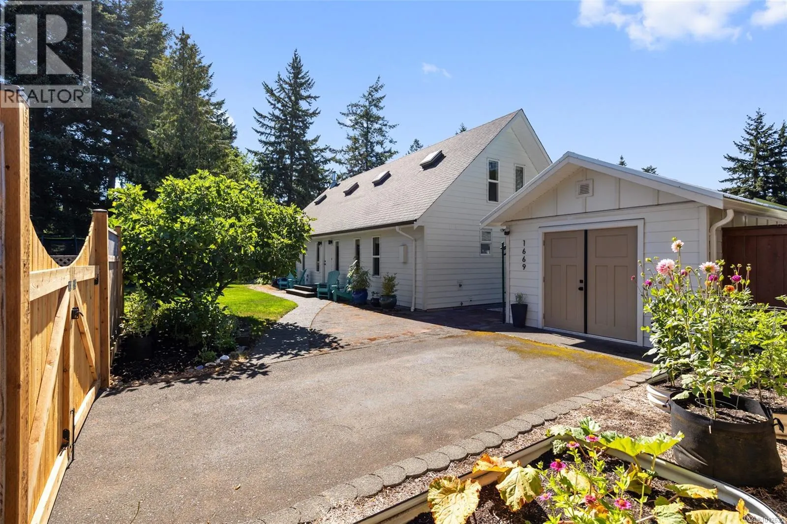 1669 Cottonwood Lane