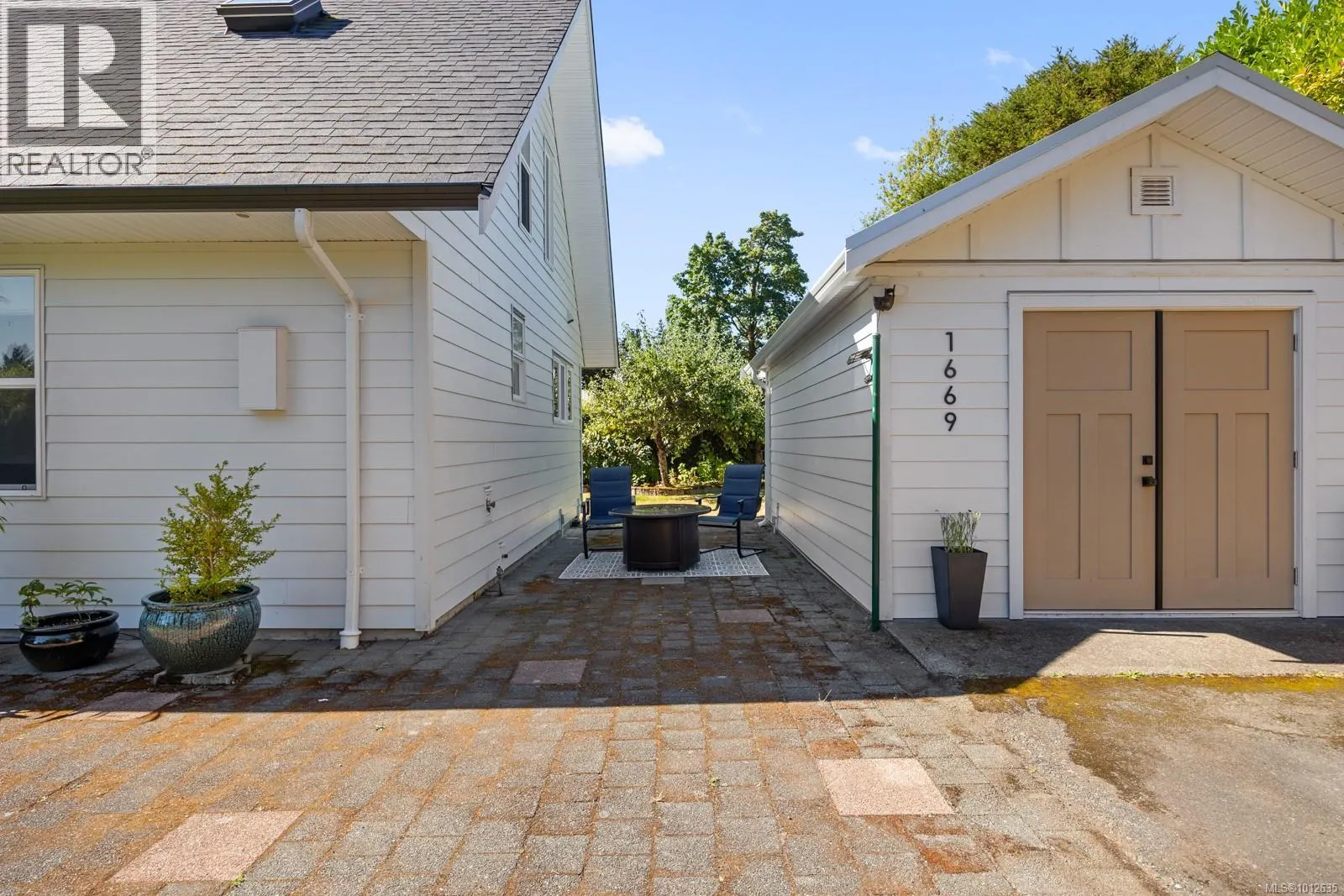 1669 Cottonwood Lane