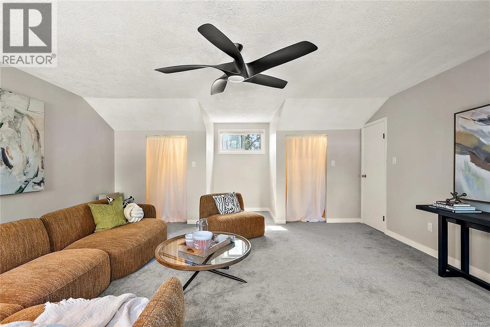 970 Jasmine Ave