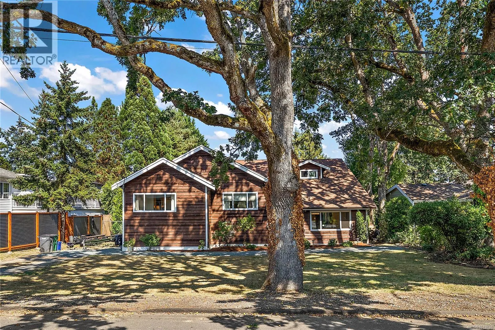 970 Jasmine Ave