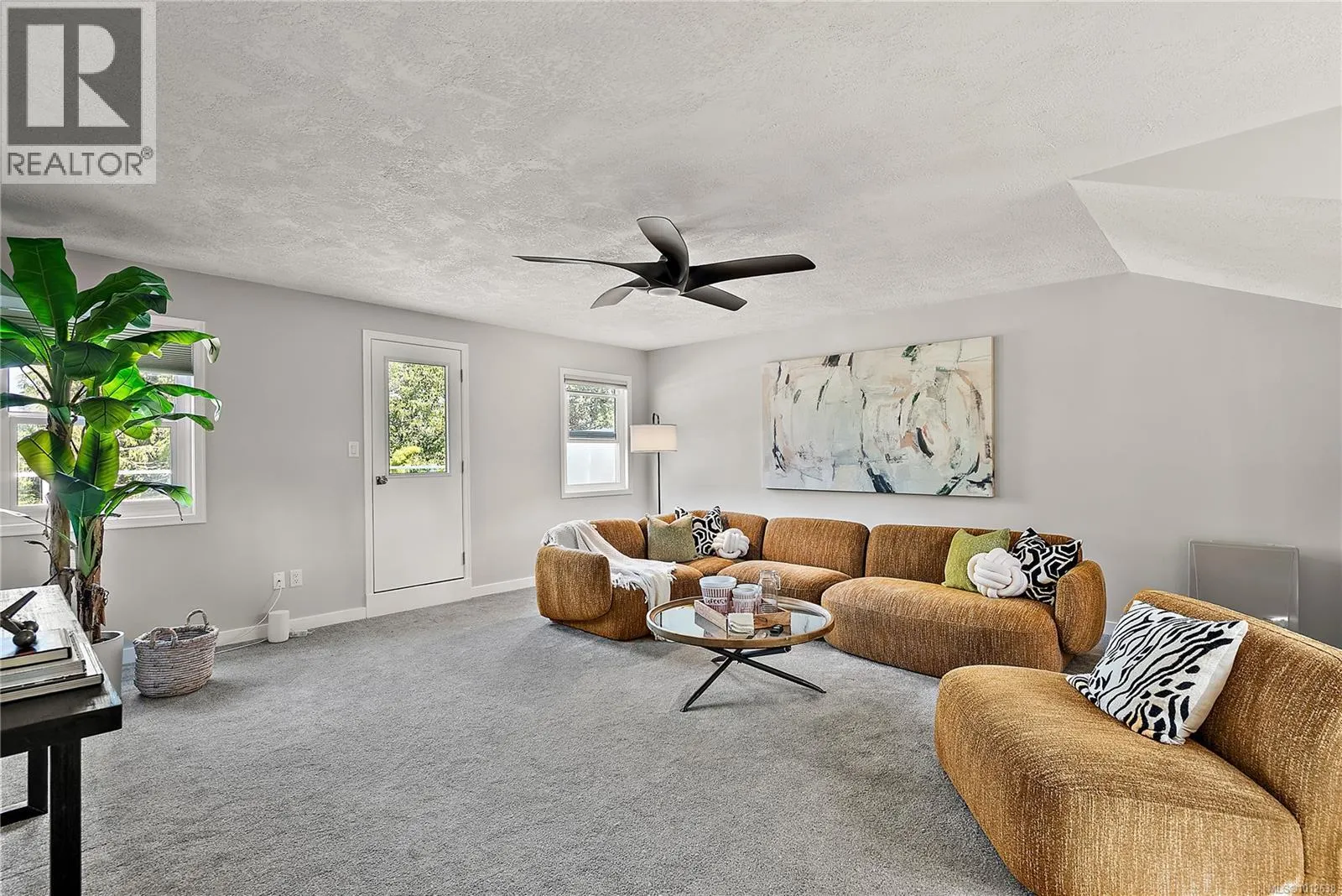 970 Jasmine Ave