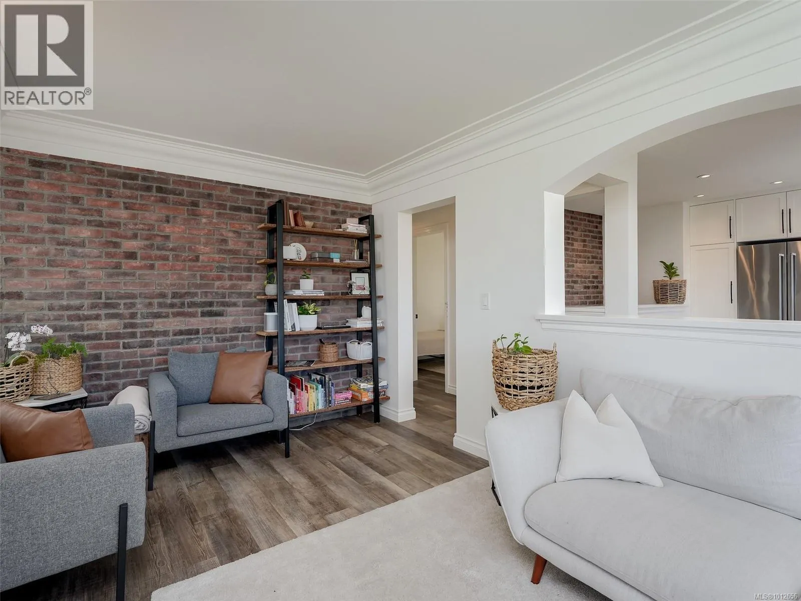 354 Gorge Rd W