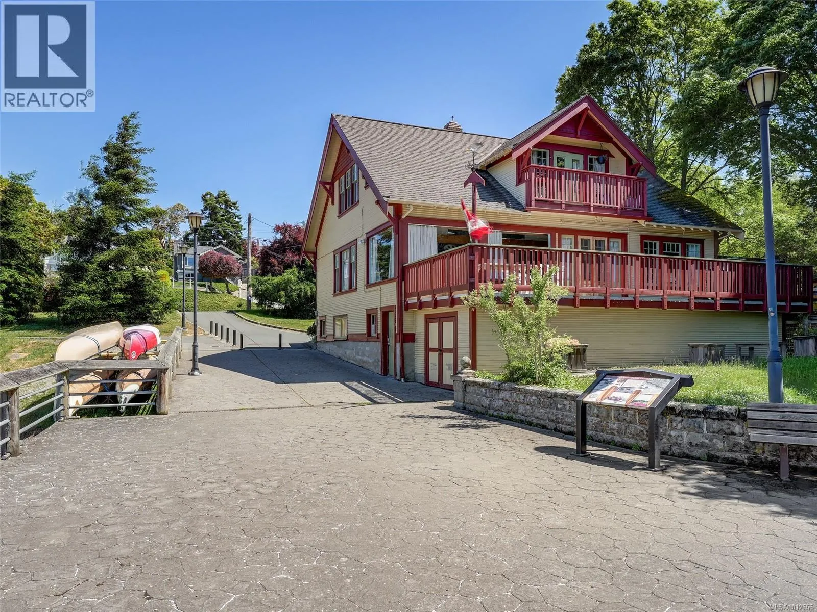 354 Gorge Rd W