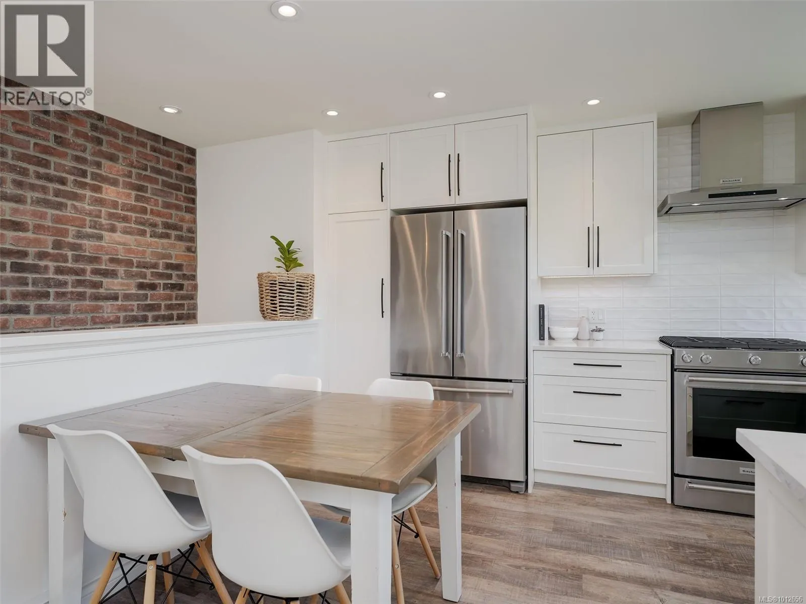 354 Gorge Rd W