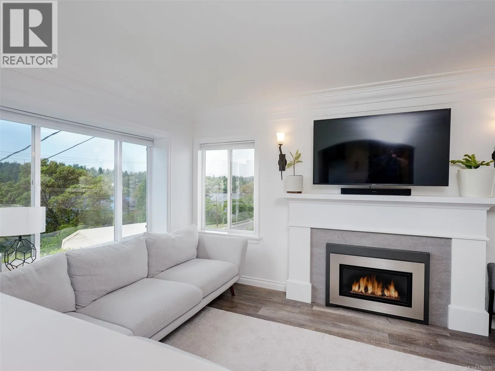 354 Gorge Rd W