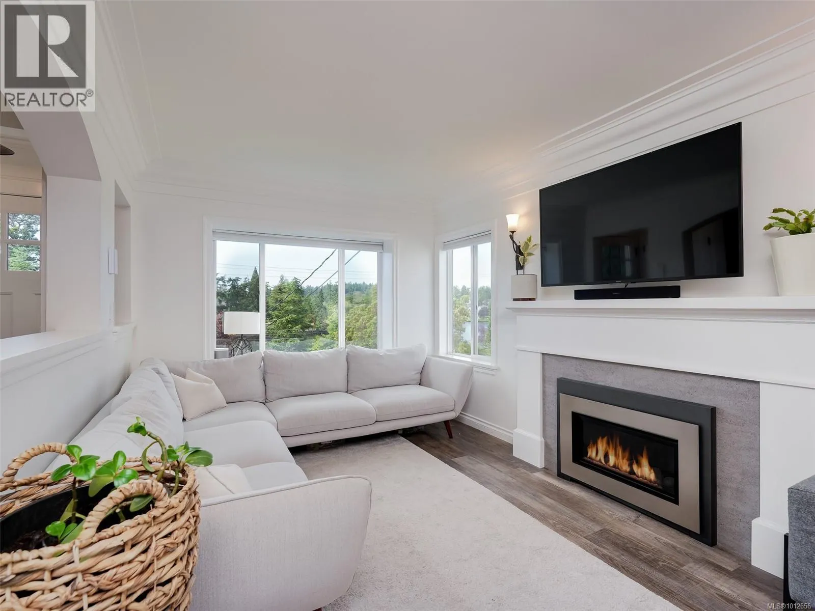 354 Gorge Rd W
