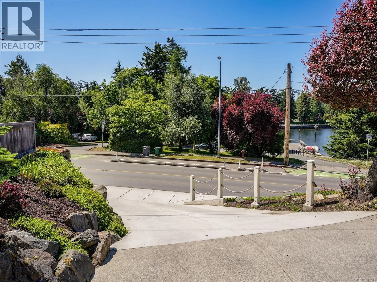 354 Gorge Rd W