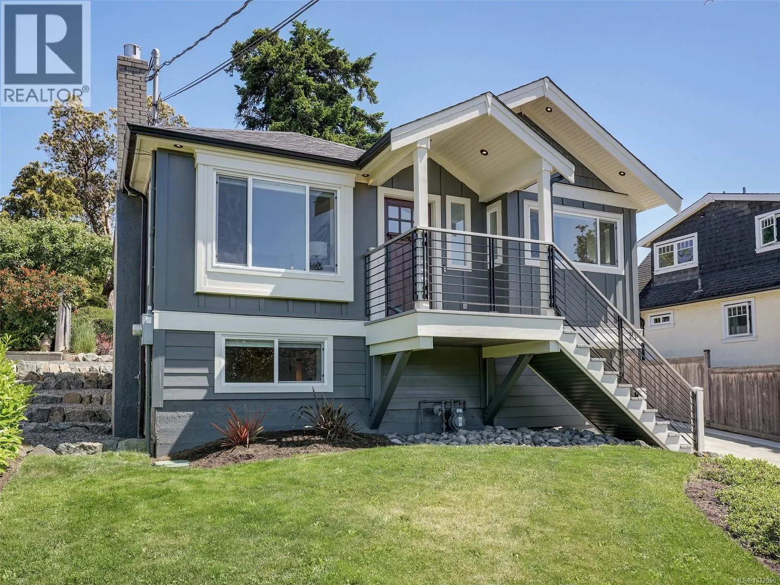 354 Gorge Rd W
