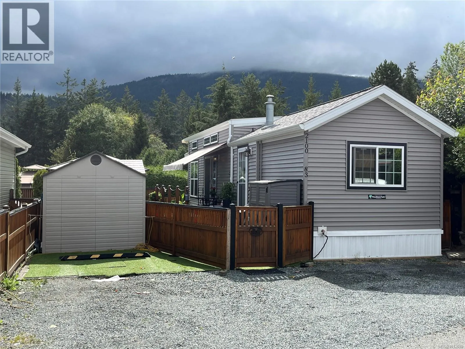 83 1142 Woss Lake Rd
