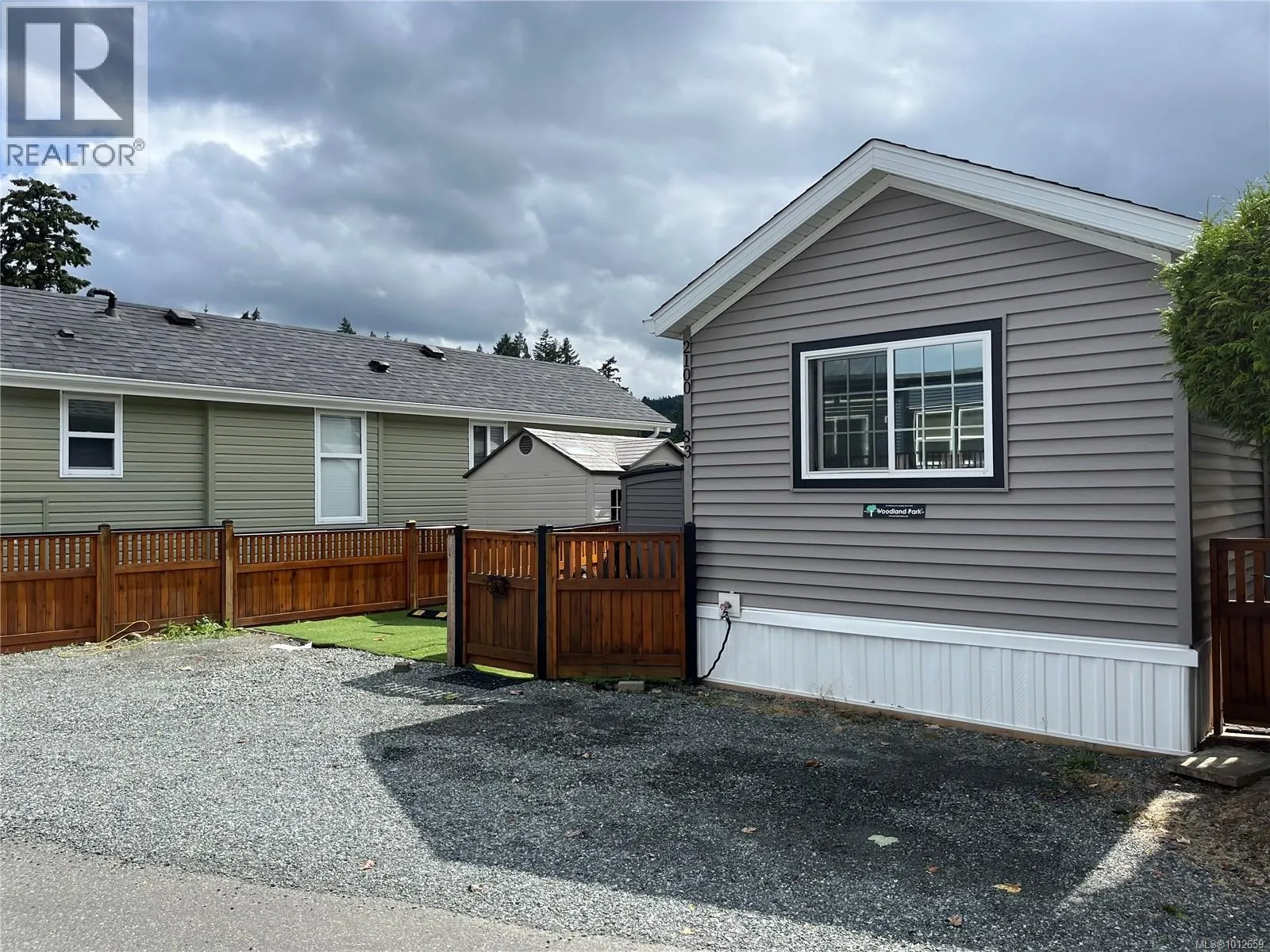 83 1142 Woss Lake Rd