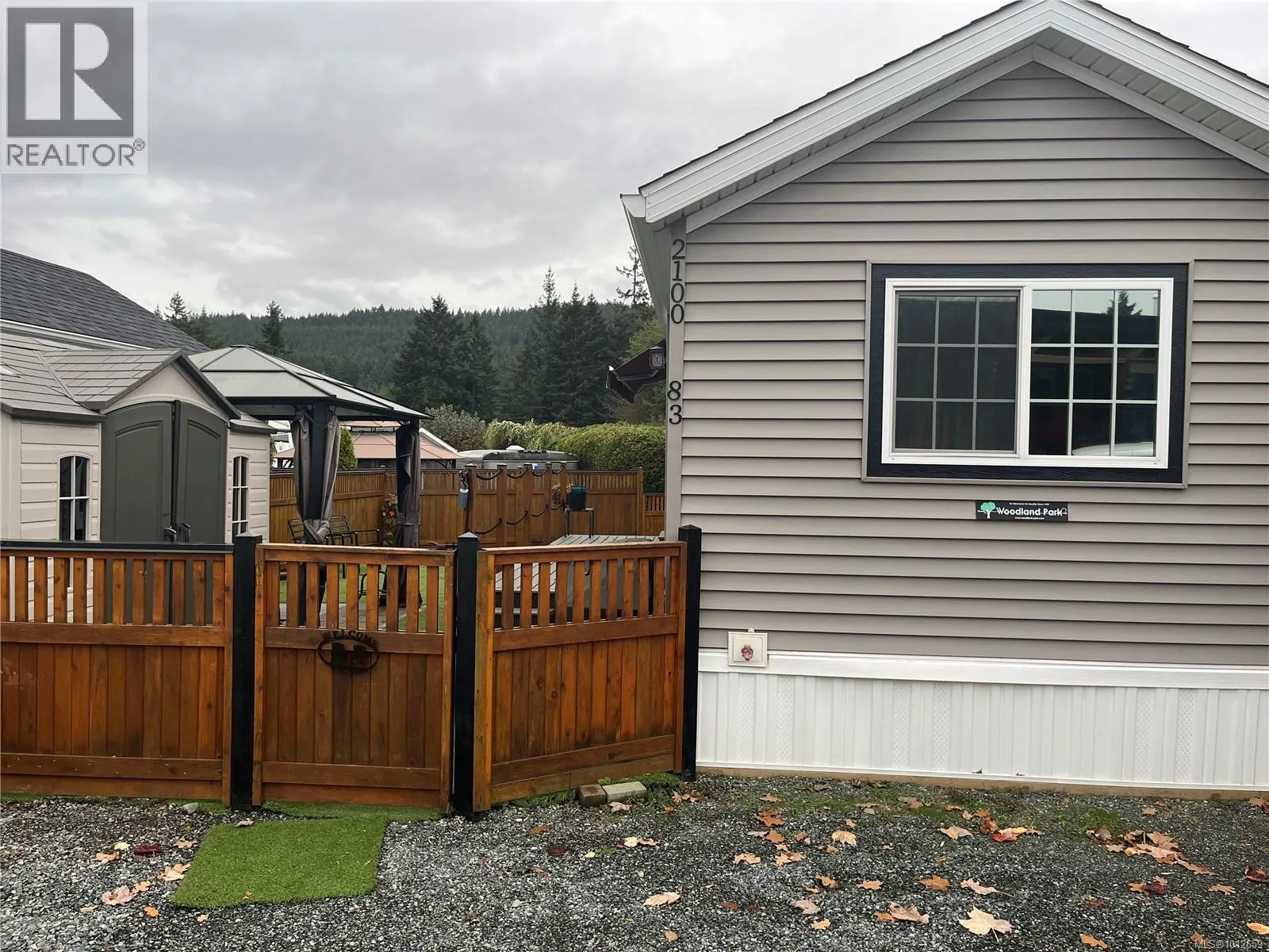 83 1142 Woss Lake Rd