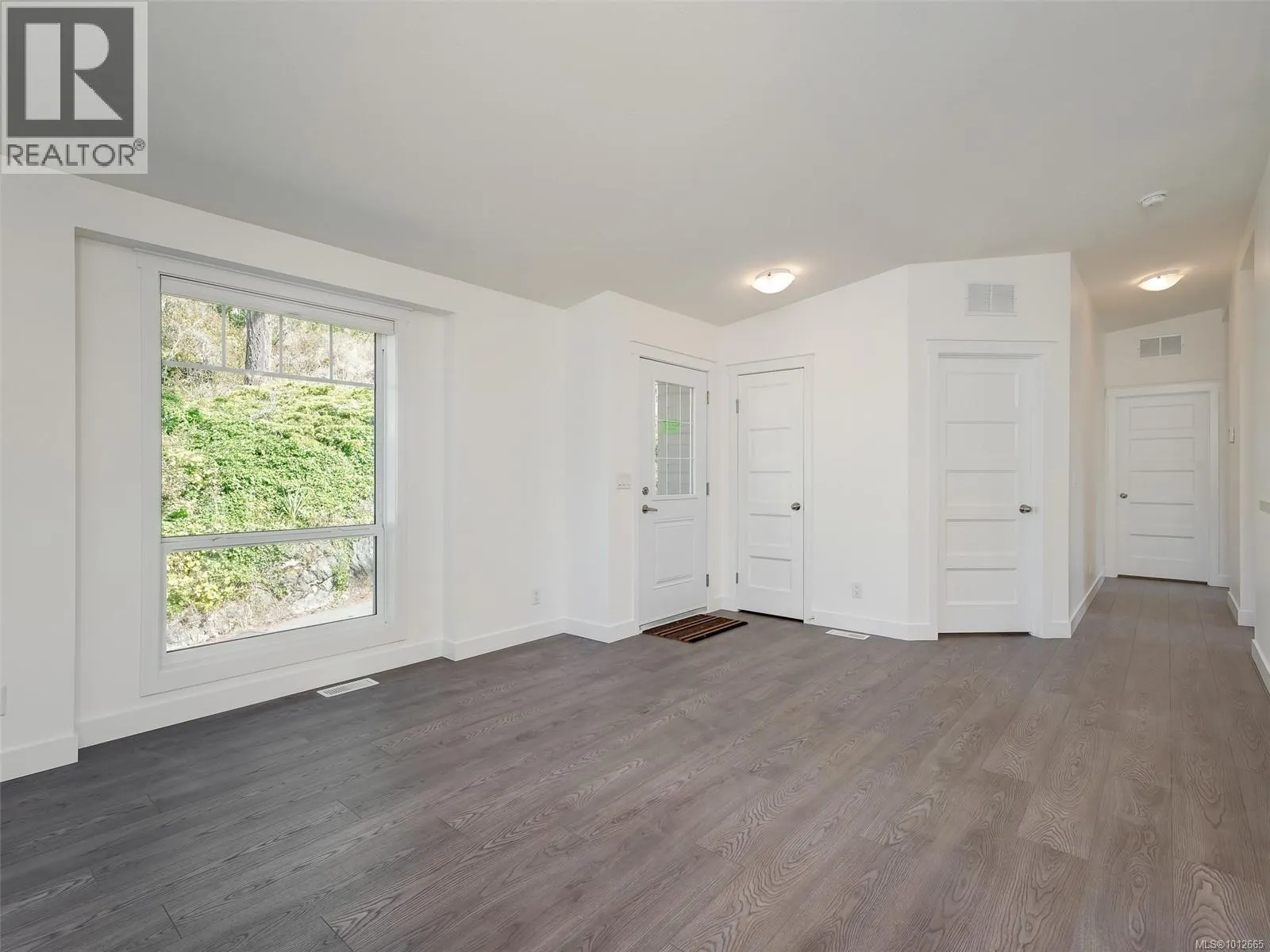 37 5838 Blythwood Rd